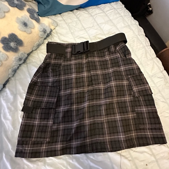 Xs plaid mini skirt with chunky black belt from garage  cute ,classy/trashy! - Picture 5 of 9